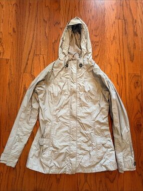 The North Face Light Gray Hooded Women's Rain Jacket